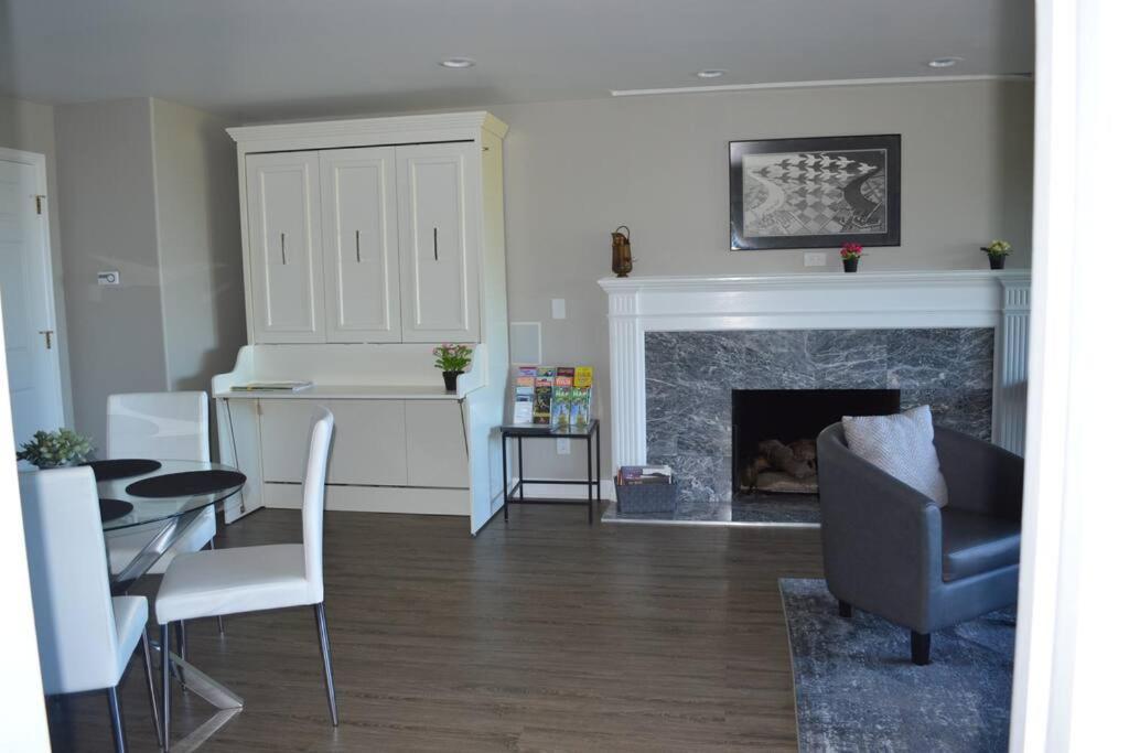 1-Bedroom Seaview Guesthouse On Seattle Luxury Estate With Views Of Olympic Mountains Kültér fotó